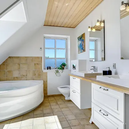 Lovely In With House A Panoramic View Semesterbostad *